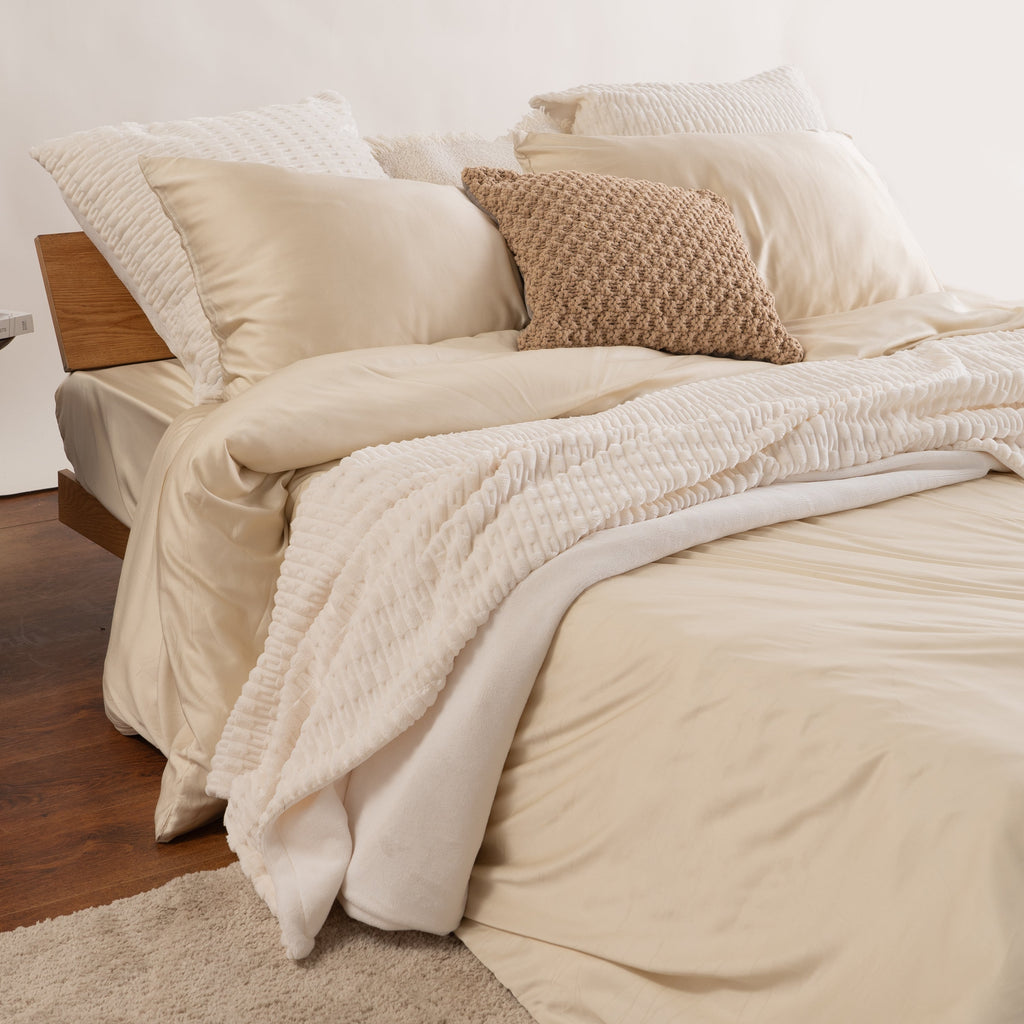 Warm Faux Fur Throw Blanket