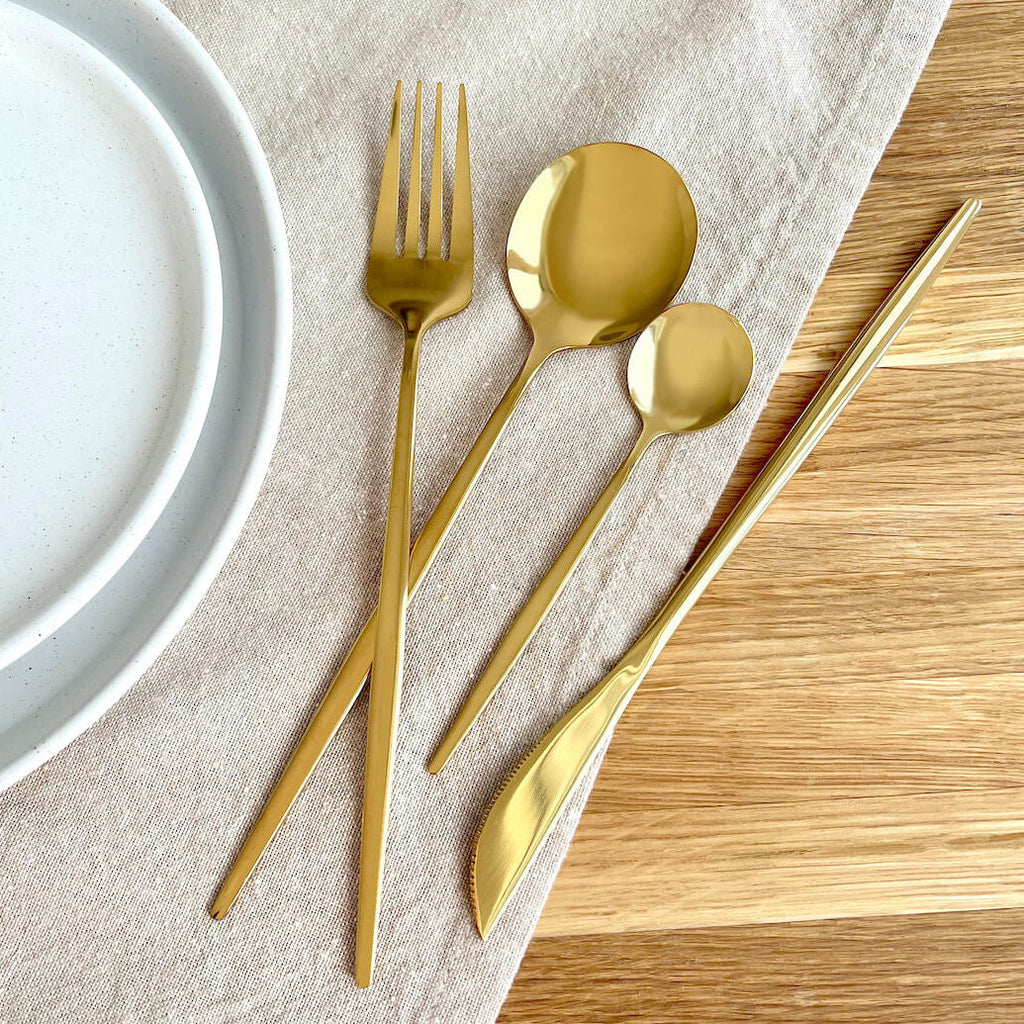 Minimalist Golden Flatware Set - 24 Piece