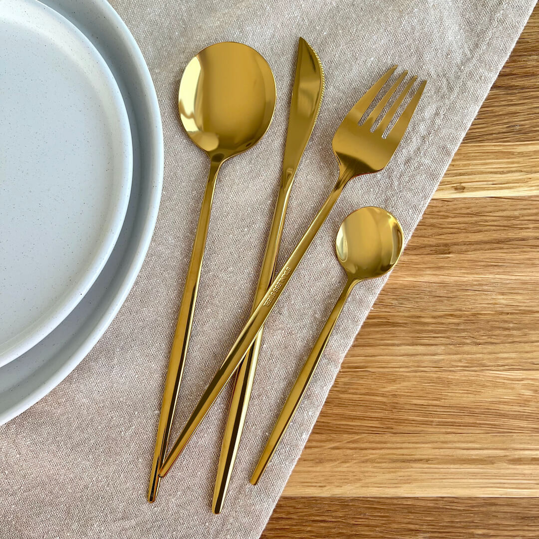 Minimalist Golden Flatware Set - 24 Piece